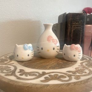Hello kitty sake/tea set